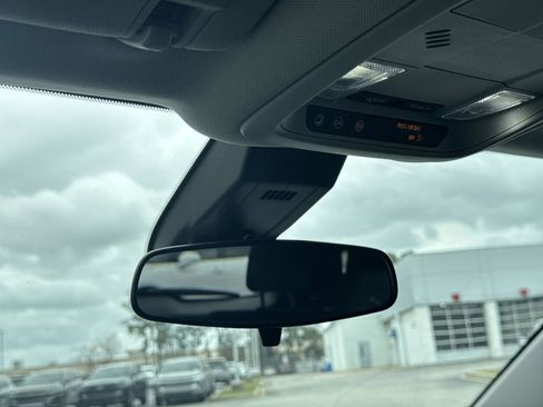 Used 2024 Chevrolet Equinox LT image 27