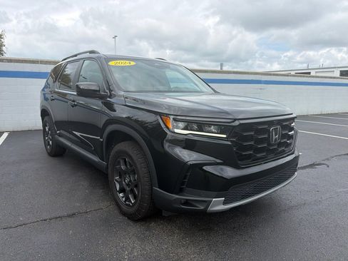 Certified 2024 Honda Pilot TrailSport image 7