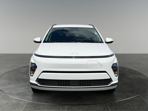 Used 2024 Hyundai Kona SEL FWD image 2