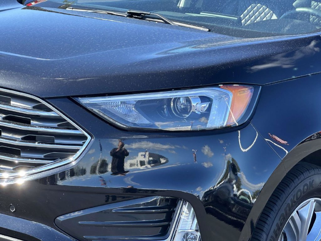 Certified 2024 Ford Edge Titanium AWD/4WD image 7