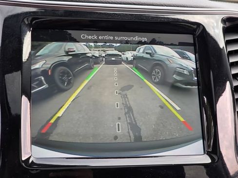 Used 2019 Jeep Cherokee Limited FWD image 20