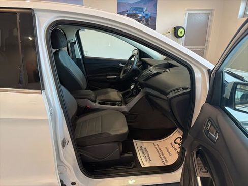 Used 2016 Ford Escape SE w/ SE Cold Weather Package image 17