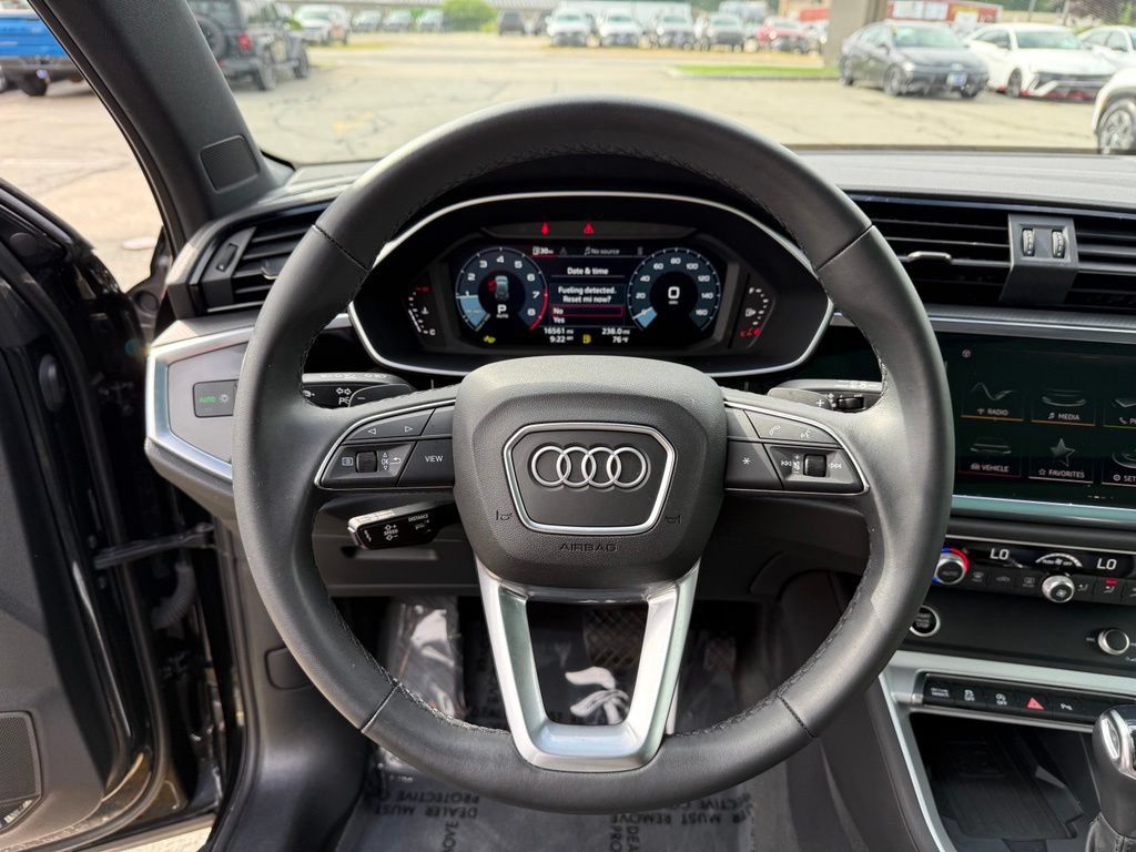 Used 2025 Audi Q3 2.0T Premium Plus w/ Premium Plus Package AWD/4WD image 12