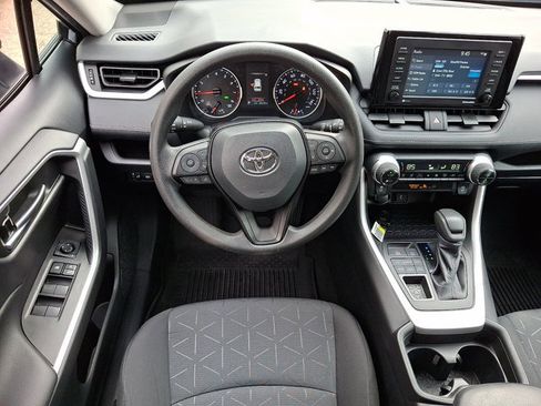 Used 2021 Toyota RAV4 XLE image 12