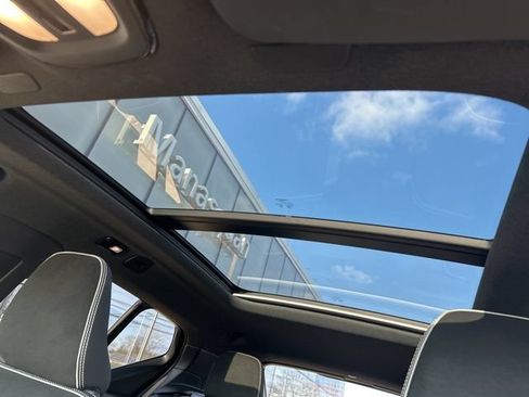 Certified 2025 Volvo XC40 B5 Plus AWD/4WD image 26