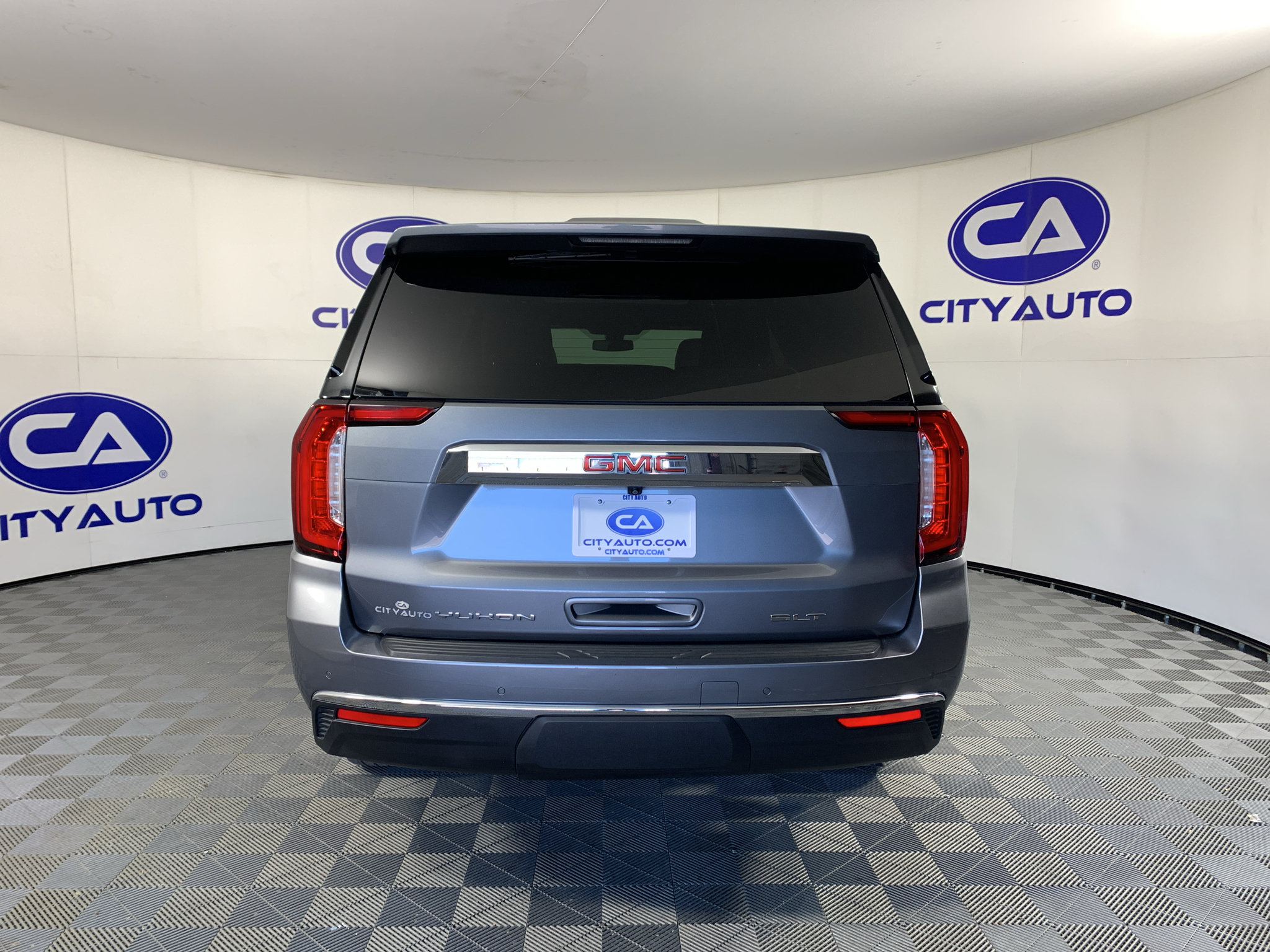 Used 2022 GMC Yukon XL SLT w/ SLT Premium Package AWD/4WD image 4