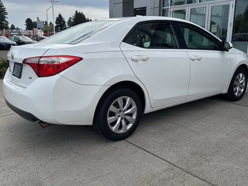 Used 2015 Toyota Corolla LE image 3