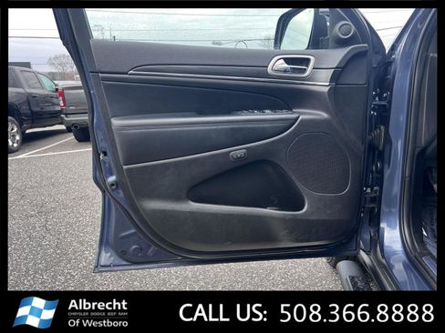 Used 2021 Jeep Grand Cherokee Limited w/ Sun & Sound Group image 11