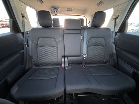 Used 2025 Nissan Pathfinder SV AWD/4WD image 36