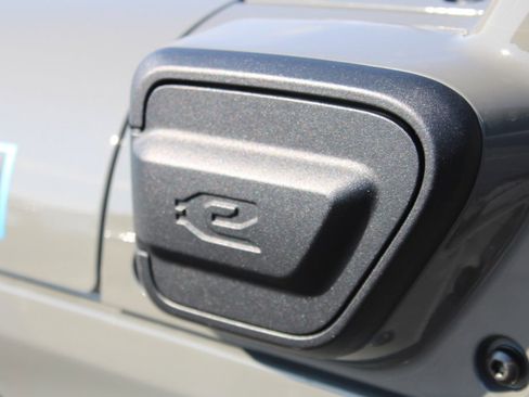 Used 2023 Jeep Wrangler Unlimited Rubicon 4xe image 16