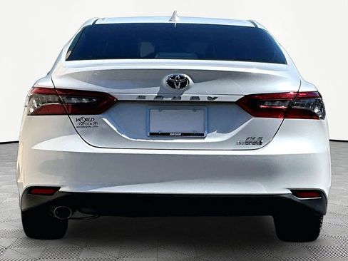 Used 2021 Toyota Camry XLE FWD image 5