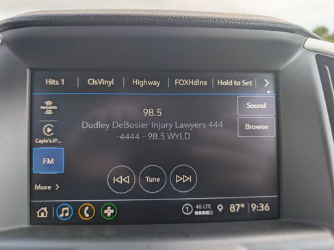 Used 2024 GMC Terrain SLT AWD/4WD image 14