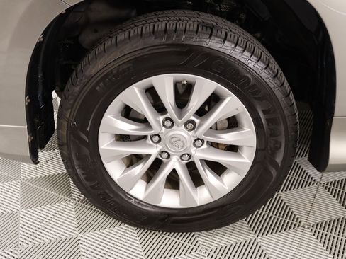 Used 2021 Lexus GX 460 Premium w/ Premium Package image 19