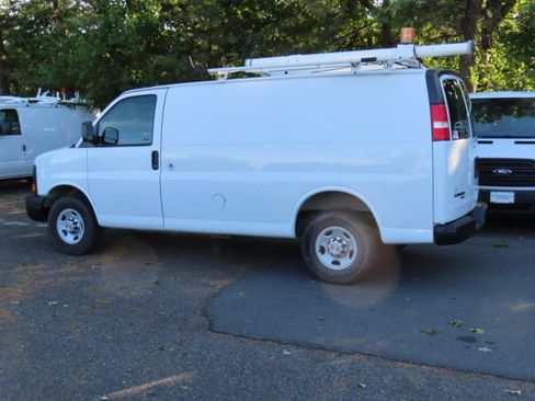 Used 2012 Chevrolet Express 2500 RWD image 3