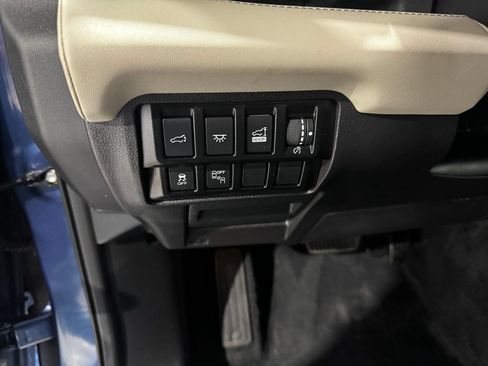 Used 2022 Subaru Ascent Touring AWD/4WD image 33