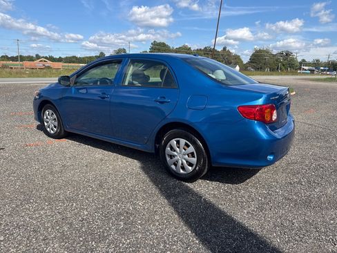 Used 2010 Toyota Corolla LE image 11