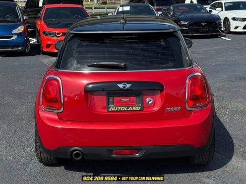 Used 2017 MINI Cooper 2-Door Hardtop FWD image 6