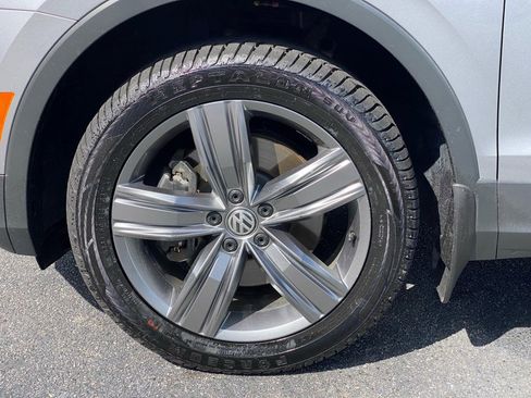 Used 2020 Volkswagen Tiguan SEL image 11