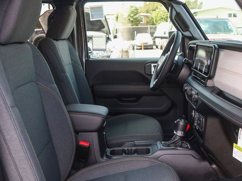 New 2025 Jeep Wrangler Sahara w/ Technology Group image 21