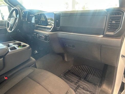 Used 2024 Chevrolet Silverado 2500 LT image 27