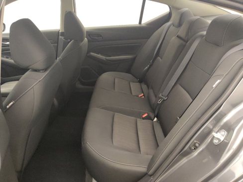 Used 2025 Nissan Altima 2.5 SV FWD image 18