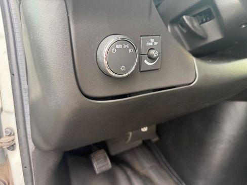 Used 2019 Chevrolet Express 3500 w/ Driver Convenience Package RWD image 16