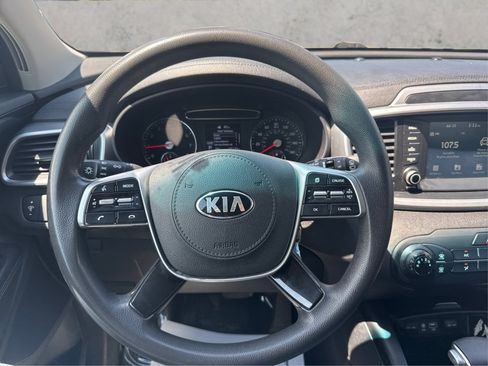 Used 2019 Kia Sorento L FWD image 24