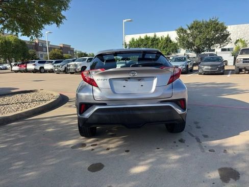 Used 2020 Toyota C-HR XLE FWD image 6