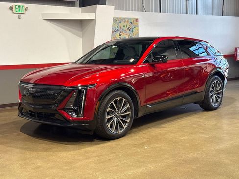 Used 2026 Cadillac Lyriq Sport RWD image 9