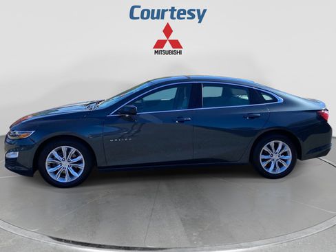 Used 2021 Chevrolet Malibu LT FWD image 2