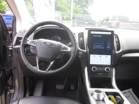 Used 2024 Ford Edge SEL w/ Convenience Package AWD/4WD image 12