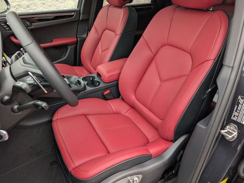 New 2026 Porsche Macan S image 5