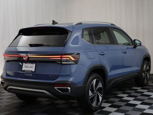 New 2025 Volkswagen Taos SE image 17