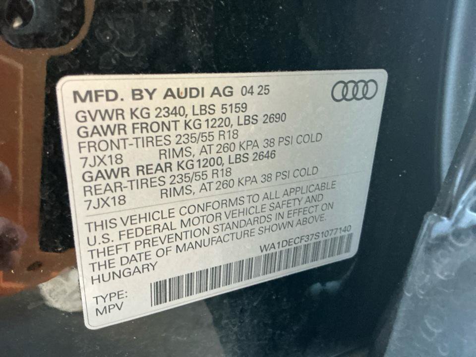 Used 2025 Audi Q3 2.0T Premium w/ Convenience Package AWD/4WD image 39