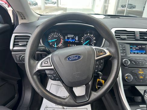 Used 2013 Ford Fusion SE image 19