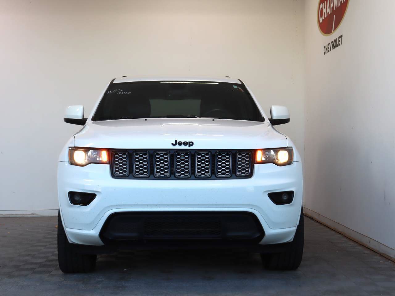 Used 2018 Jeep Grand Cherokee Altitude AWD/4WD image 2