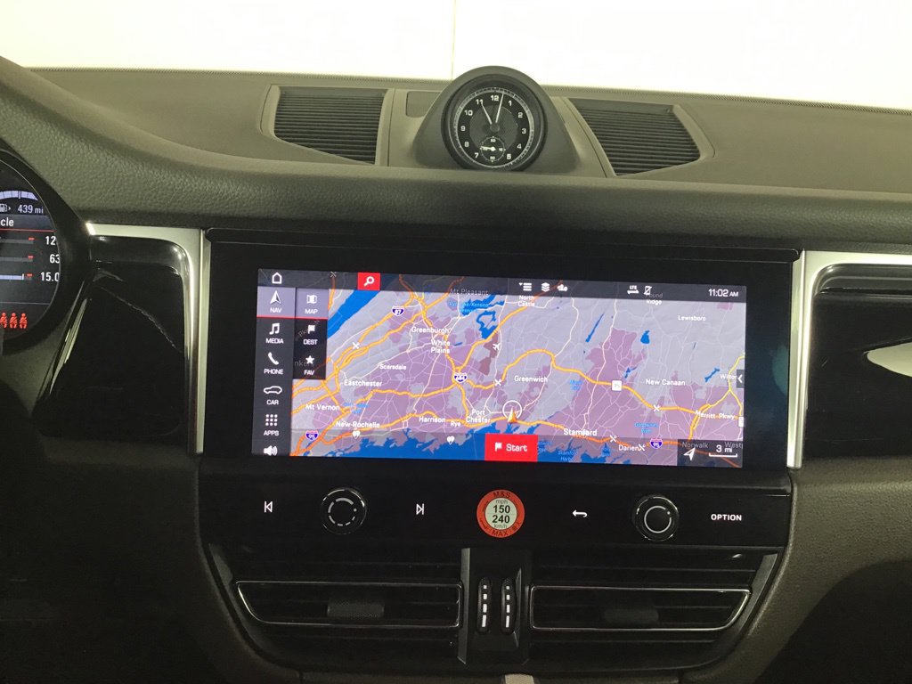 Certified 2026 Porsche Macan AWD/4WD image 34