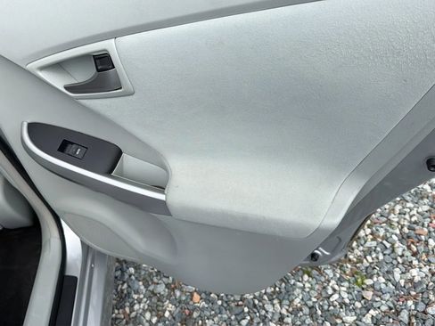 Used 2014 Toyota Prius Three image 28