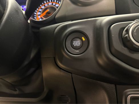 Used 2020 Jeep Gladiator Sport w/ Trailer Tow Package image 12