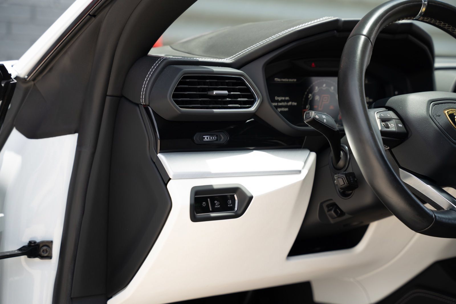 Used 2022 Lamborghini Urus AWD/4WD image 20