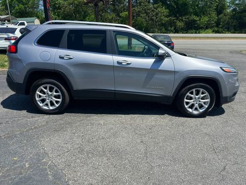 Used 2014 Jeep Cherokee Latitude w/ Comfort/Convenience Group FWD image 7