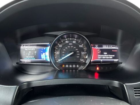 Used 2017 Ford Explorer XLT w/ Equipment Group 202A AWD/4WD image 14
