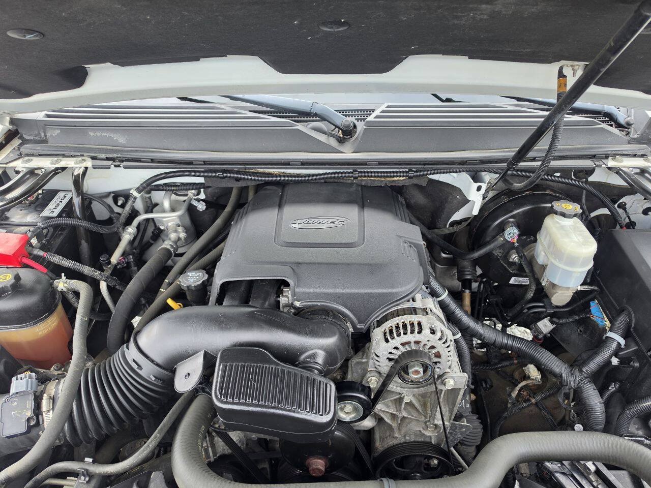 Used 2011 Chevrolet Avalanche LTZ AWD/4WD image 26