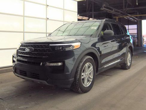 Used 2023 Ford Explorer XLT w/ Equipment Group 202A image 2