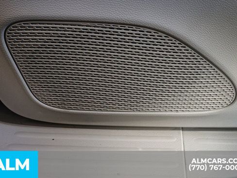 Used 2024 Chrysler Pacifica Touring-L FWD image 58
