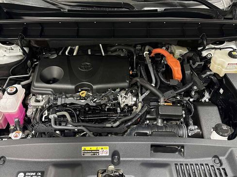 Certified 2022 Toyota Highlander XLE image 32