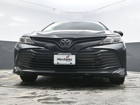 Used 2019 Toyota Camry LE image 32