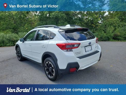 Used 2023 Subaru Crosstrek 2.0i Premium image 3