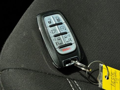 Used 2023 Chrysler Voyager LX FWD image 32