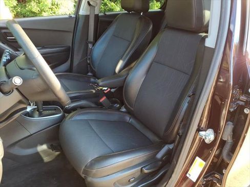 Used 2022 Chevrolet Trax LT AWD/4WD image 8
